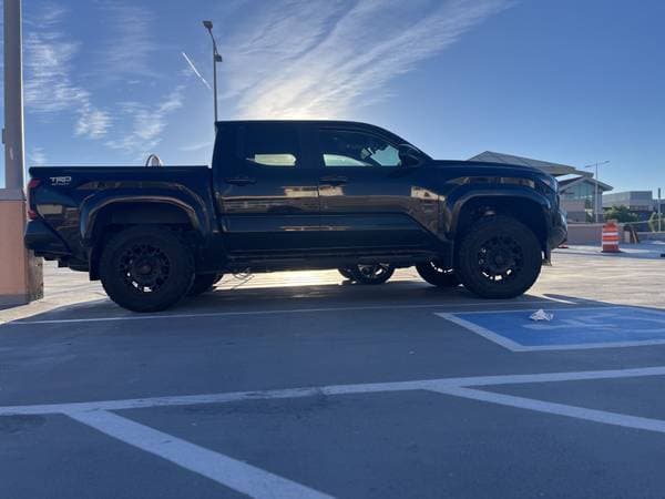 Next-Gen Lifted 2024 Toyota Tacoma i-Force (On KO3s)