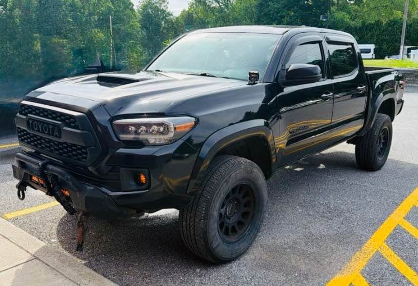 2017 Toyota Tacoma Double Cab TRD Sport Pickup 4D 6 Ft