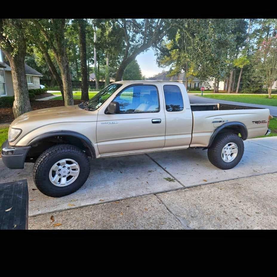 2000 Toyota Tacoma Access Cab PreRunner Pickup 4D 6 Ft