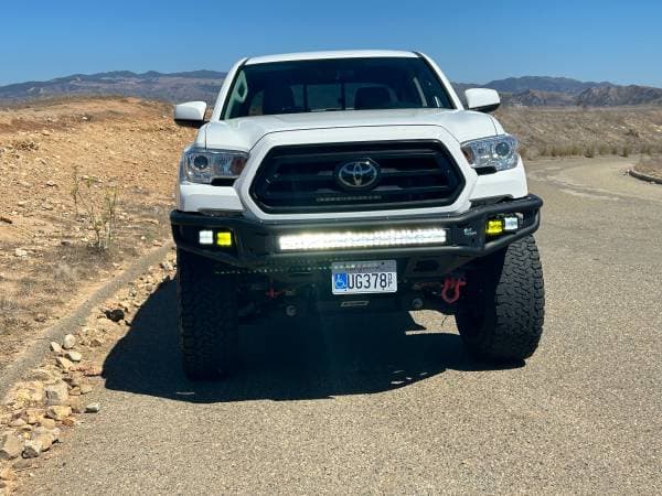 2023 Toyota Tacoma Four-Wheel-Drive 6 Inch Lift