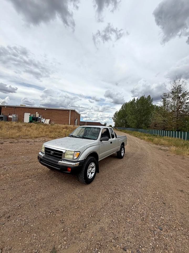 2000 Toyota Tacoma Xtracab SR5 Pickup
